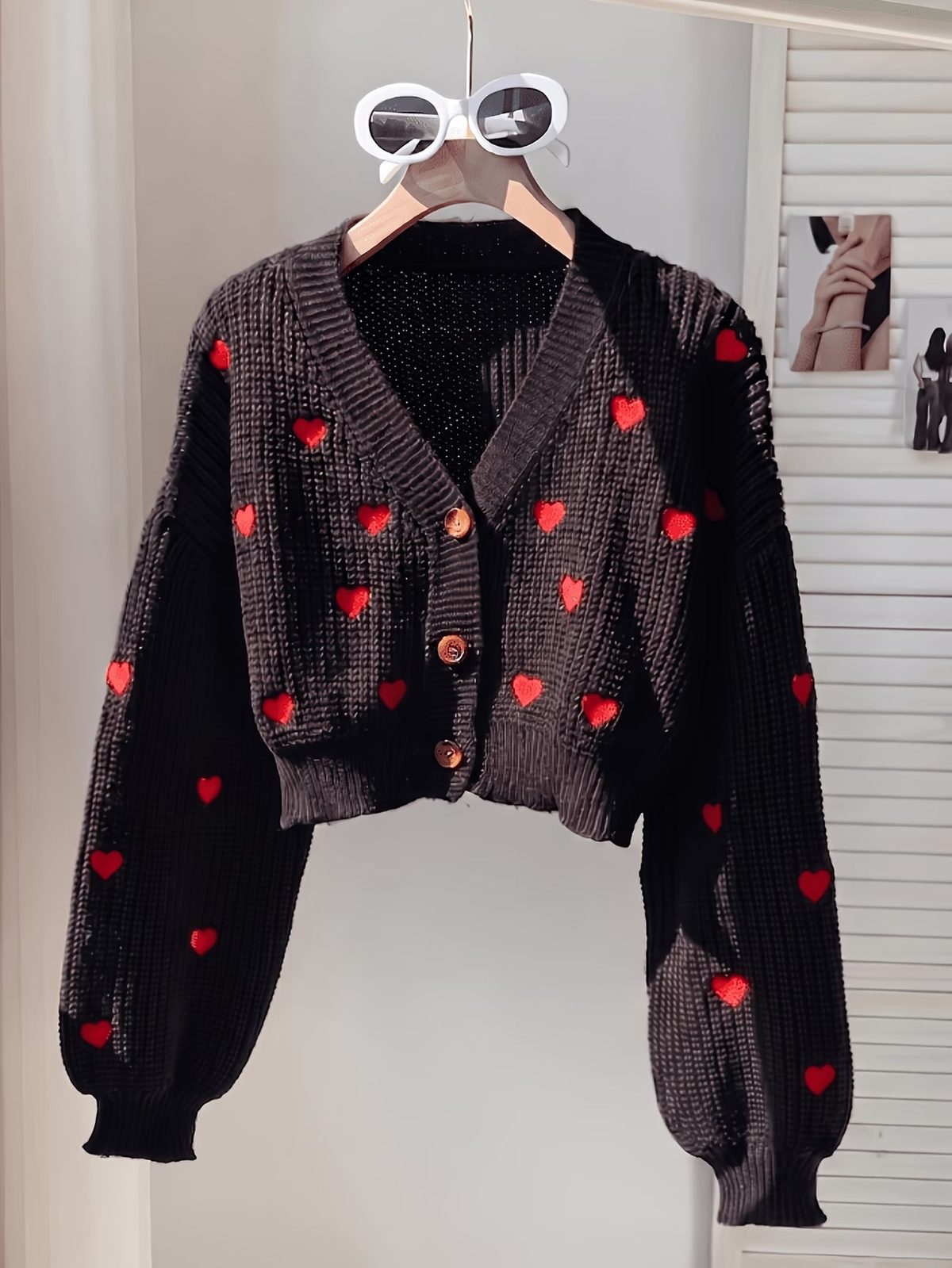 Cardigan Coeur de Paris — Vogue Française
