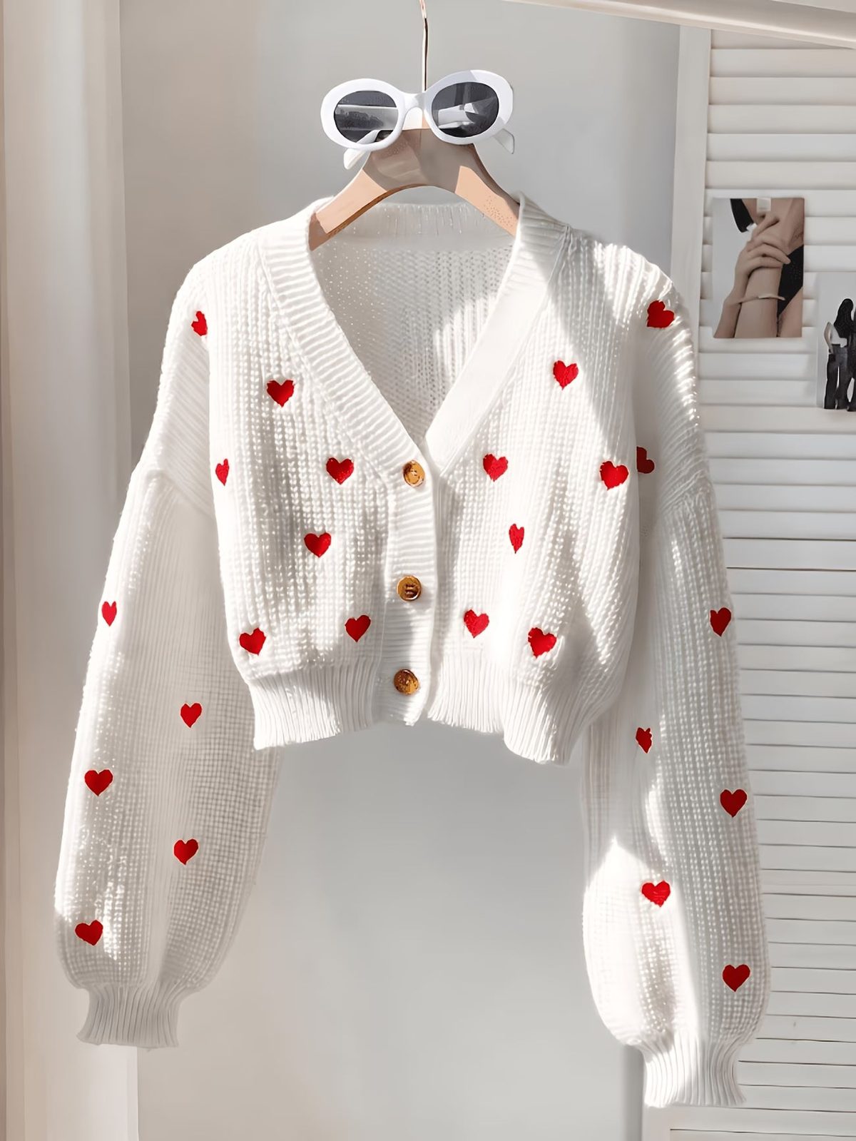 Cardigan Coeur de Paris — Vogue Française